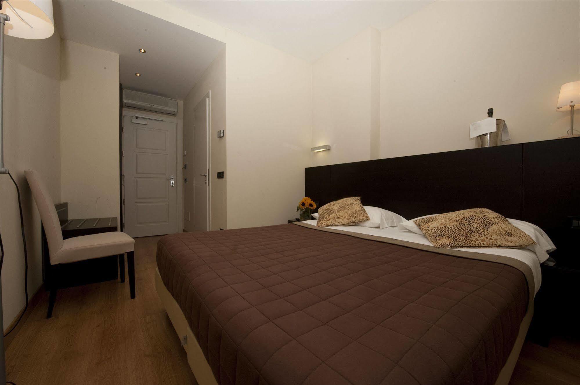 Hotel Serenella Baveno Exterior photo